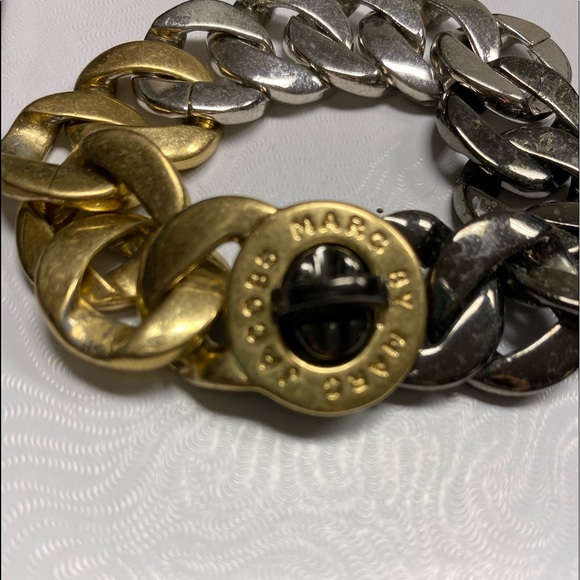 Turnlock - Katie' Large Bracelet - Picture 2 of 6